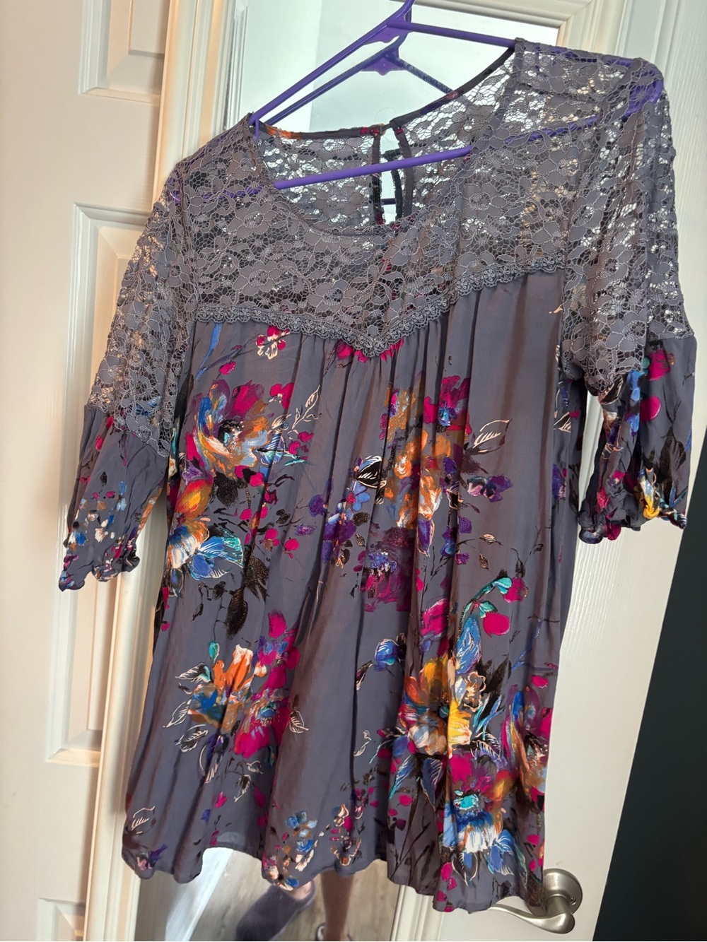 JODIFL Gray Lace Yoke Tunic with Vibrant Floral Print